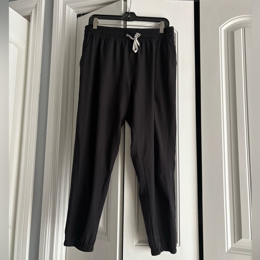 Vuori Women's Black Joggers with Drawstring